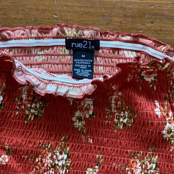 Red floral print cropped tube top from rue 21, size M - Picture 2 of 2